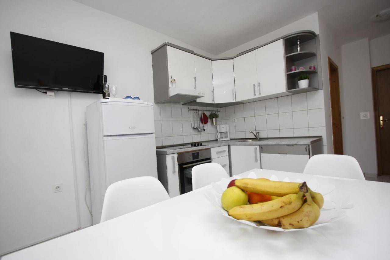 Apartments Galic Макарска Екстериор снимка